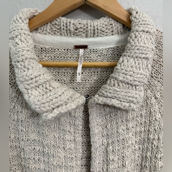 Free People Cream Knit Sweater Collar and open front - Picture 2 of 8